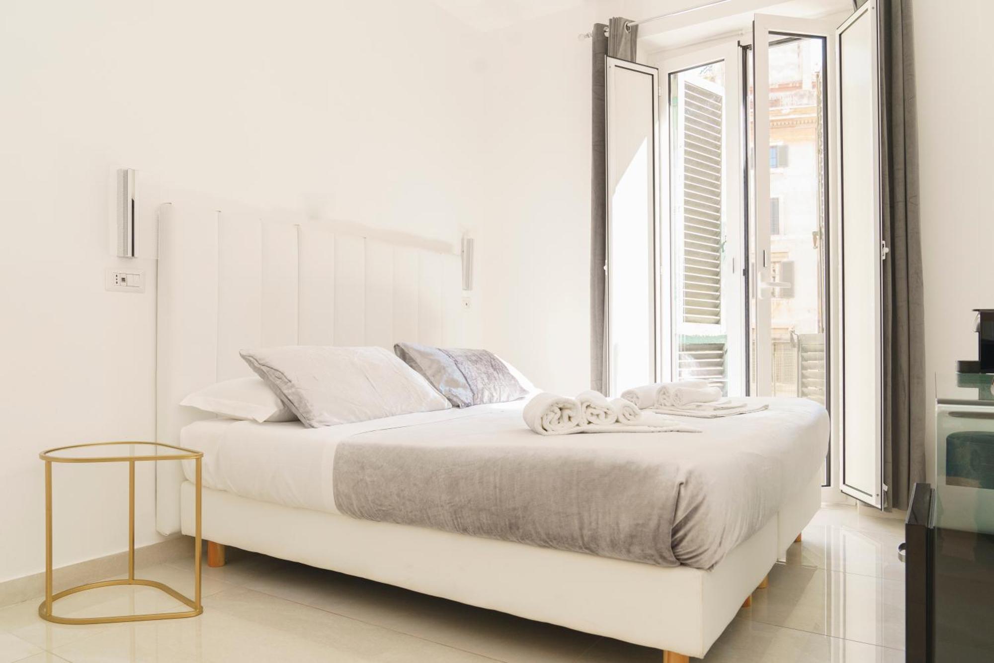 Piazza Venezia Grand Bed and breakfast 2*